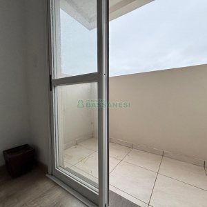 Apartamento com 47m², 3 dormitórios, 1 vaga, no bairro Lourdes em Caxias do Sul para Alugar
