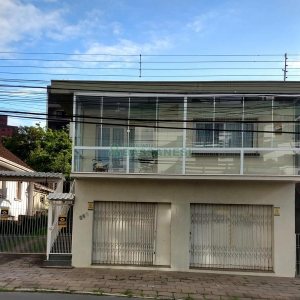 Casa Mobiliada com 120m², 3 dormitórios, 2 vagas, no bairro Santa Catarina em Caxias do Sul para Alugar
