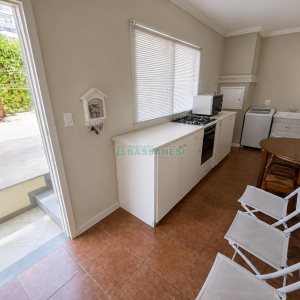 Casa Mobiliada com 120m², 3 dormitórios, 2 vagas, no bairro Santa Catarina em Caxias do Sul para Alugar