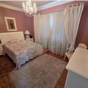 Casa Mobiliada com 120m², 3 dormitórios, 2 vagas, no bairro Santa Catarina em Caxias do Sul para Alugar