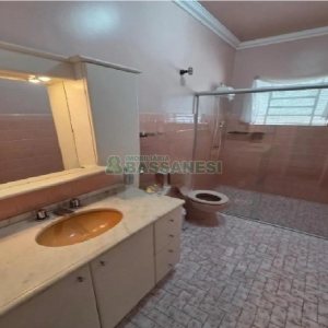 Casa Mobiliada com 120m², 3 dormitórios, 2 vagas, no bairro Santa Catarina em Caxias do Sul para Alugar