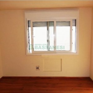 Apartamento com 110m², 3 dormitórios, 2 vagas, no bairro Centro em Caxias do Sul para Alugar
