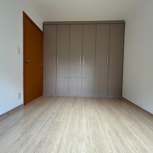 Apartamento com 93m², 3 dormitórios, 1 vaga, no bairro Madureira em Caxias do Sul para Alugar