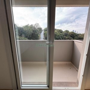 Apartamento com 93m², 3 dormitórios, 1 vaga, no bairro Madureira em Caxias do Sul para Alugar