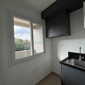 Apartamento com 93m², 3 dormitórios, 1 vaga, no bairro Madureira em Caxias do Sul para Alugar