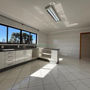 Apartamento com 110m², 3 dormitórios, 1 vaga, no bairro Rio Branco em Caxias do Sul para Alugar