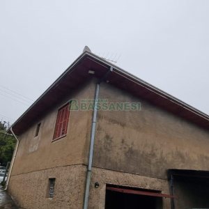 Casa com 100m², 3 dormitórios, 1 vaga, no bairro São Virgílio em Caxias do Sul para Alugar