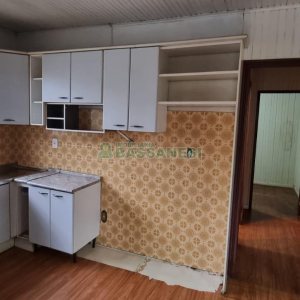 Casa com 100m², 3 dormitórios, 1 vaga, no bairro São Virgílio em Caxias do Sul para Alugar