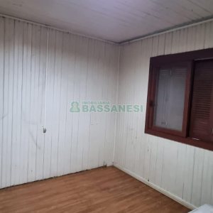 Casa com 100m², 3 dormitórios, 1 vaga, no bairro São Virgílio em Caxias do Sul para Alugar