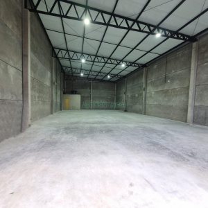 Pavilhão com 288m², no bairro Desvio Rizzo em Caxias do Sul para Alugar