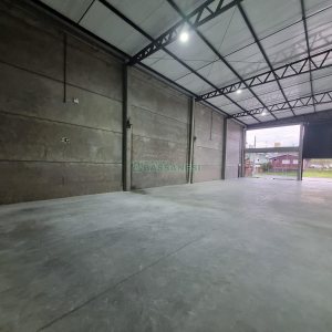 Pavilhão com 288m², no bairro Desvio Rizzo em Caxias do Sul para Alugar