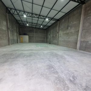 Pavilhão com 288m², no bairro Desvio Rizzo em Caxias do Sul para Alugar