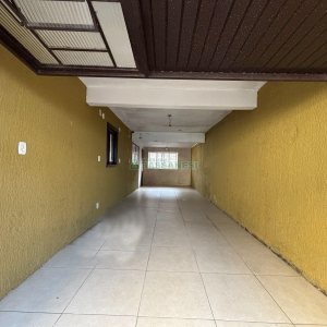 Casa com 82m², 3 dormitórios, 3 vagas, no bairro Serrano em Caxias do Sul para Alugar