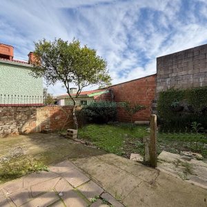 Casa com 82m², 3 dormitórios, 3 vagas, no bairro Serrano em Caxias do Sul para Alugar