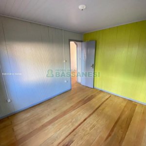 Casa com 100m², 2 dormitórios, 1 vaga, no bairro Medianeira em Caxias do Sul para Comprar