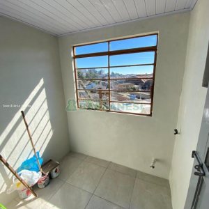 Casa com 100m², 2 dormitórios, 1 vaga, no bairro Medianeira em Caxias do Sul para Comprar