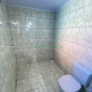 Casa com 100m², 2 dormitórios, 1 vaga, no bairro Medianeira em Caxias do Sul para Comprar