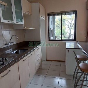 Apartamento com 106m², 3 dormitórios, 1 vaga, no bairro Centro em Caxias do Sul para Alugar