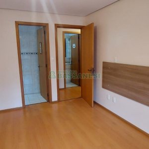 Apartamento com 106m², 3 dormitórios, 1 vaga, no bairro Centro em Caxias do Sul para Alugar