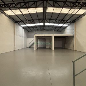 Pavilhão com 344m², no bairro Ana Rech em Caxias do Sul para Alugar