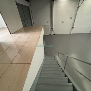 Pavilhão com 344m², no bairro Ana Rech em Caxias do Sul para Alugar