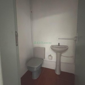 Pavilhão com 344m², no bairro Ana Rech em Caxias do Sul para Alugar