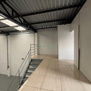 Pavilhão com 344m², no bairro Ana Rech em Caxias do Sul para Alugar
