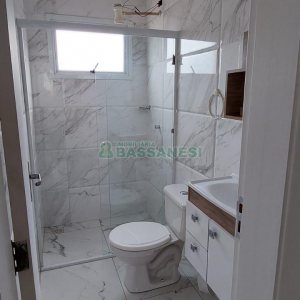 Sobrado com 60m², 2 dormitórios, 2 vagas, no bairro Cidade Nova em Caxias do Sul para Alugar