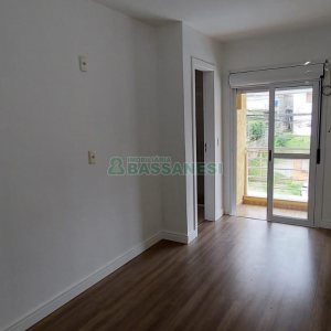 Sobrado com 60m², 2 dormitórios, 2 vagas, no bairro Cidade Nova em Caxias do Sul para Alugar