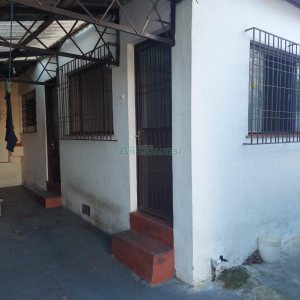 Casa com 253m², 5 dormitórios, no bairro São Leopoldo em Caxias do Sul para Comprar