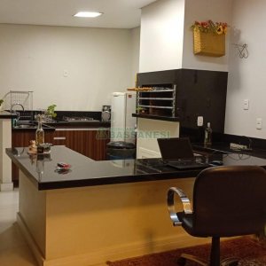 Apto/Cobertura com 116m², 3 dormitórios, 2 vagas, no bairro Centro em Caxias do Sul para Comprar