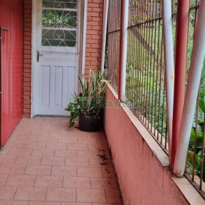 Casa com 100m², 3 dormitórios, 1 vaga, no bairro Panazzolo em Caxias do Sul para Comprar