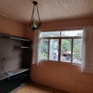 Casa com 100m², 3 dormitórios, 1 vaga, no bairro Panazzolo em Caxias do Sul para Comprar
