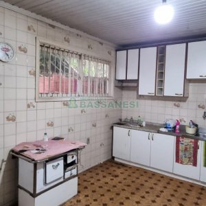 Casa com 100m², 3 dormitórios, 1 vaga, no bairro Panazzolo em Caxias do Sul para Comprar