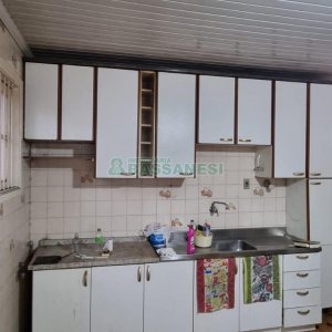 Casa com 100m², 3 dormitórios, 1 vaga, no bairro Panazzolo em Caxias do Sul para Comprar