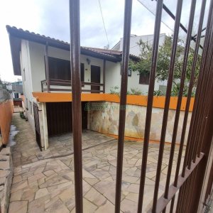 Casa com 270m², 3 dormitórios, 1 vaga, no bairro Bela Vista em Caxias do Sul para Alugar