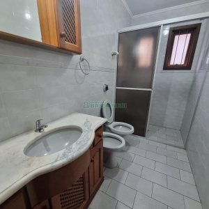 Casa com 270m², 3 dormitórios, 1 vaga, no bairro Bela Vista em Caxias do Sul para Alugar
