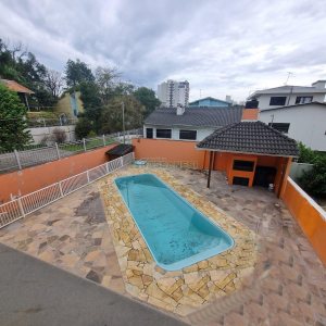 Casa com 270m², 3 dormitórios, 1 vaga, no bairro Bela Vista em Caxias do Sul para Alugar
