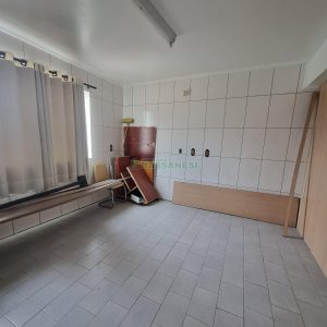 Casa com 270m², 3 dormitórios, 1 vaga, no bairro Bela Vista em Caxias do Sul para Alugar