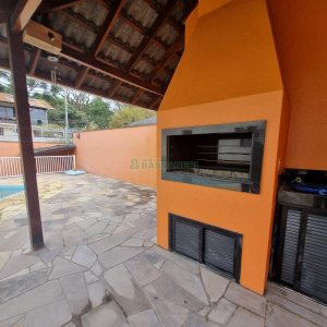 Casa com 270m², 3 dormitórios, 1 vaga, no bairro Bela Vista em Caxias do Sul para Alugar