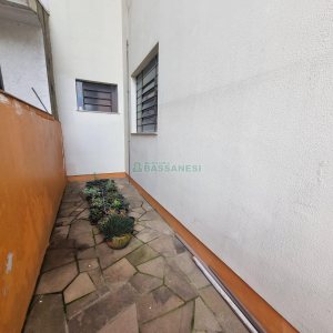 Casa com 270m², 3 dormitórios, 1 vaga, no bairro Bela Vista em Caxias do Sul para Alugar