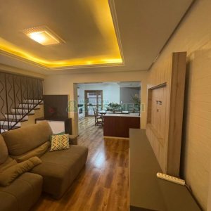 Sobrado Mobiliado com 105m², 2 dormitórios, 2 vagas, no bairro Santa Catarina em Caxias do Sul para Alugar