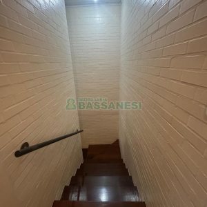 Sobrado Mobiliado com 105m², 2 dormitórios, 2 vagas, no bairro Santa Catarina em Caxias do Sul para Alugar