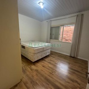 Sobrado Mobiliado com 105m², 2 dormitórios, 2 vagas, no bairro Santa Catarina em Caxias do Sul para Alugar