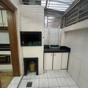 Sobrado Mobiliado com 105m², 2 dormitórios, 2 vagas, no bairro Santa Catarina em Caxias do Sul para Alugar