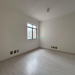 Sala com 45m², no bairro Centro em Caxias do Sul para Alugar