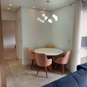 Apto Mobiliado com 58m², 2 dormitórios, 1 vaga, no bairro Desvio Rizzo em Caxias do Sul para Alugar