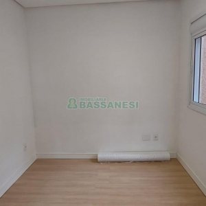 Apto Mobiliado com 58m², 2 dormitórios, 1 vaga, no bairro Desvio Rizzo em Caxias do Sul para Alugar