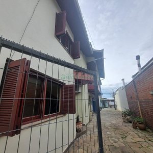 Casa Mobiliada com 200m², 3 dormitórios, 2 vagas, no bairro Santa Lúcia em Caxias do Sul para Alugar