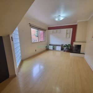 Casa Mobiliada com 200m², 3 dormitórios, 2 vagas, no bairro Santa Lúcia em Caxias do Sul para Alugar